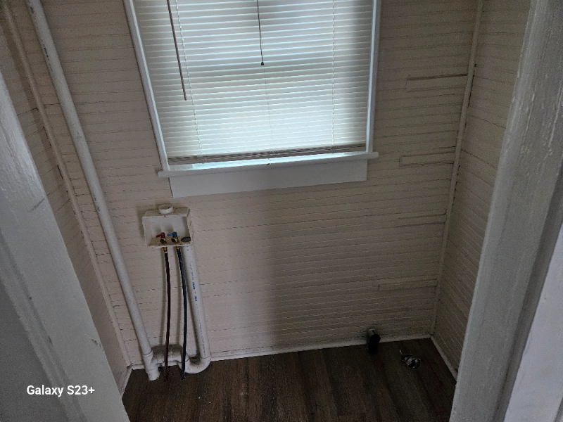 1933 Nance St - Photo 5 of 13