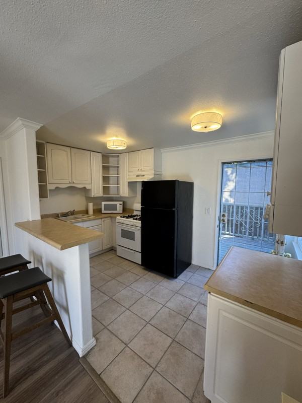 1706 W Commonwealth Ave #1706 - Photo 3 of 4