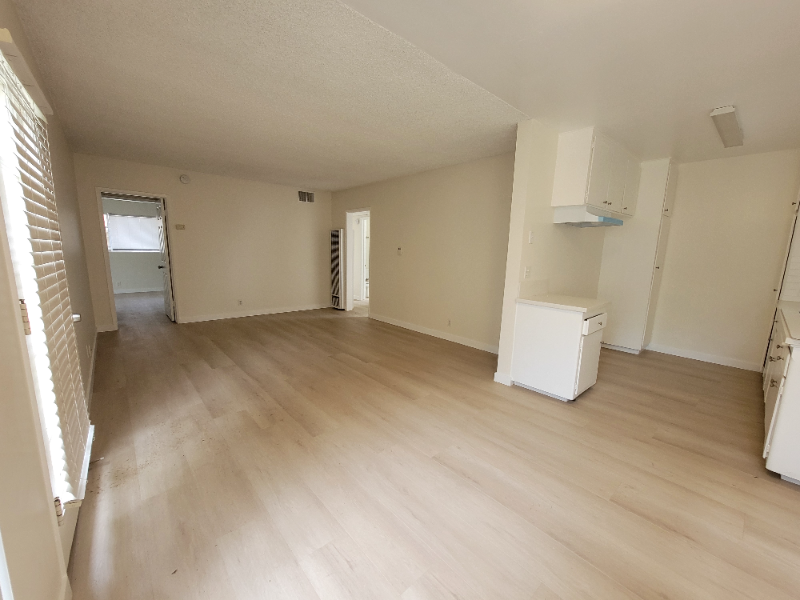 13531 Wyandotte St #9 - Photo 2 of 17