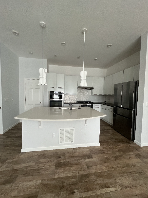 1733 Pioneer Cir - Photo 4 of 20