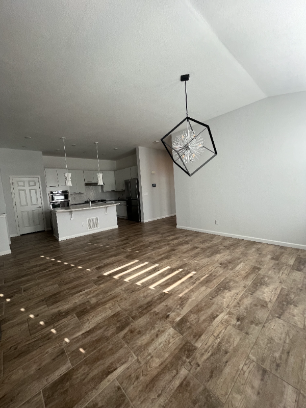 1733 Pioneer Cir - Photo 7 of 20