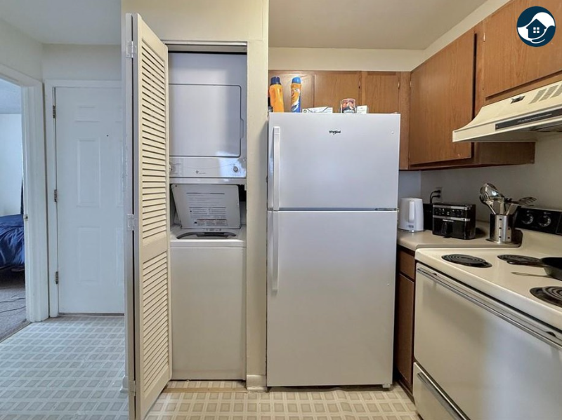 229 E King St #19 - Photo 4 of 18