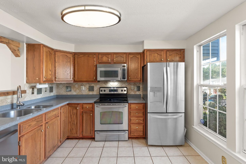 1310 Germander Dr - Photo 3 of 17