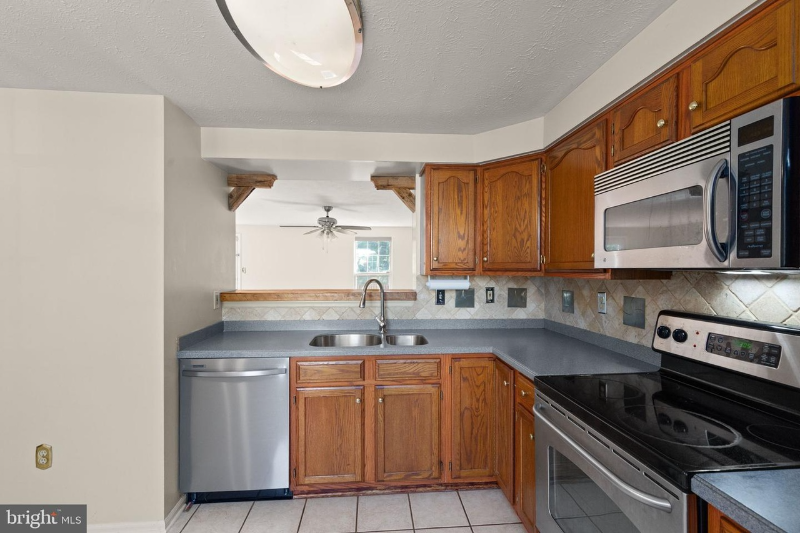 1310 Germander Dr - Photo 5 of 17