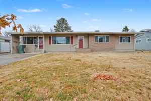 featured image of 450 Elm Ct