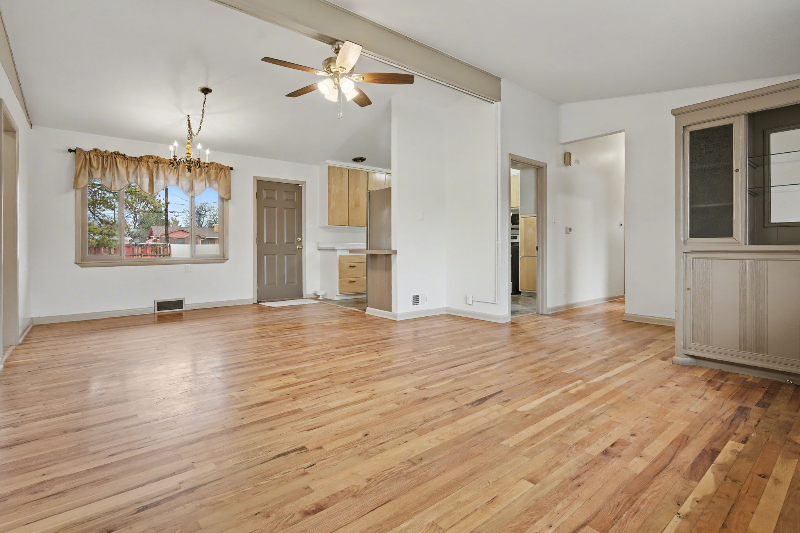 450 Elm Ct - Photo 2 of 20