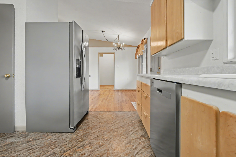 450 Elm Ct - Photo 7 of 20