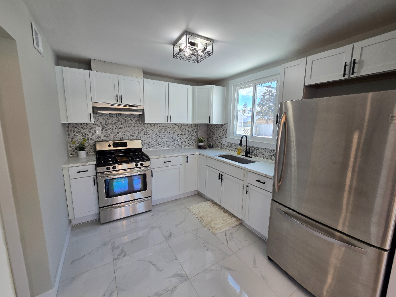 20628 Alger St - Photo 6 of 31