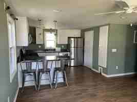 featured image of 414 N Lindberg St