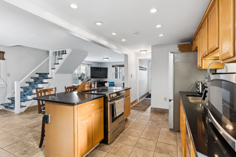 103 Gray St - Photo 4 of 20