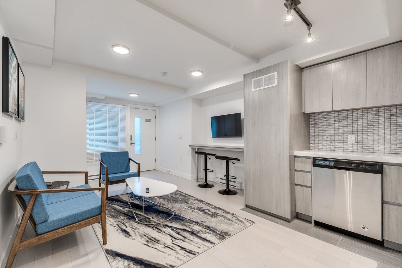 1431 Haro Street #1433 - Photo 4 of 21