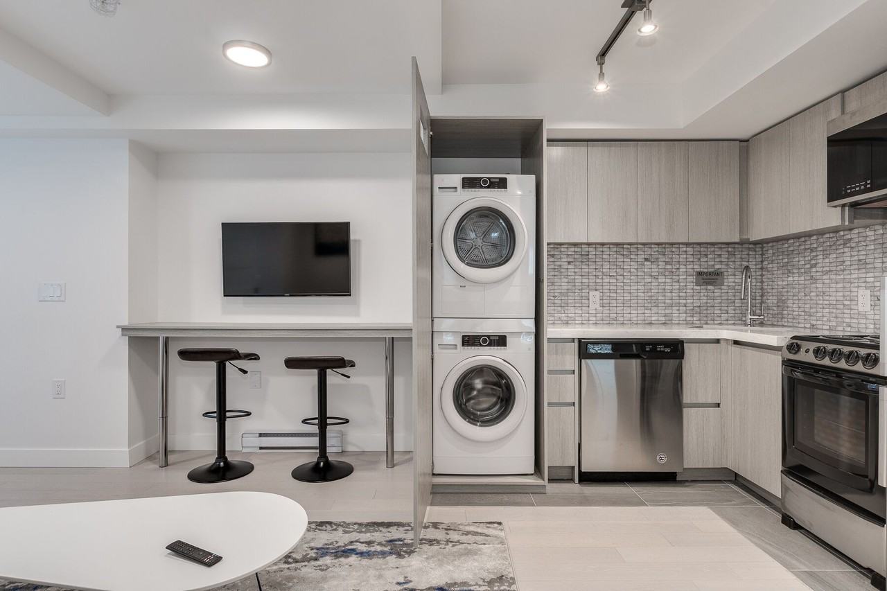 1431 Haro Street - Photo 9