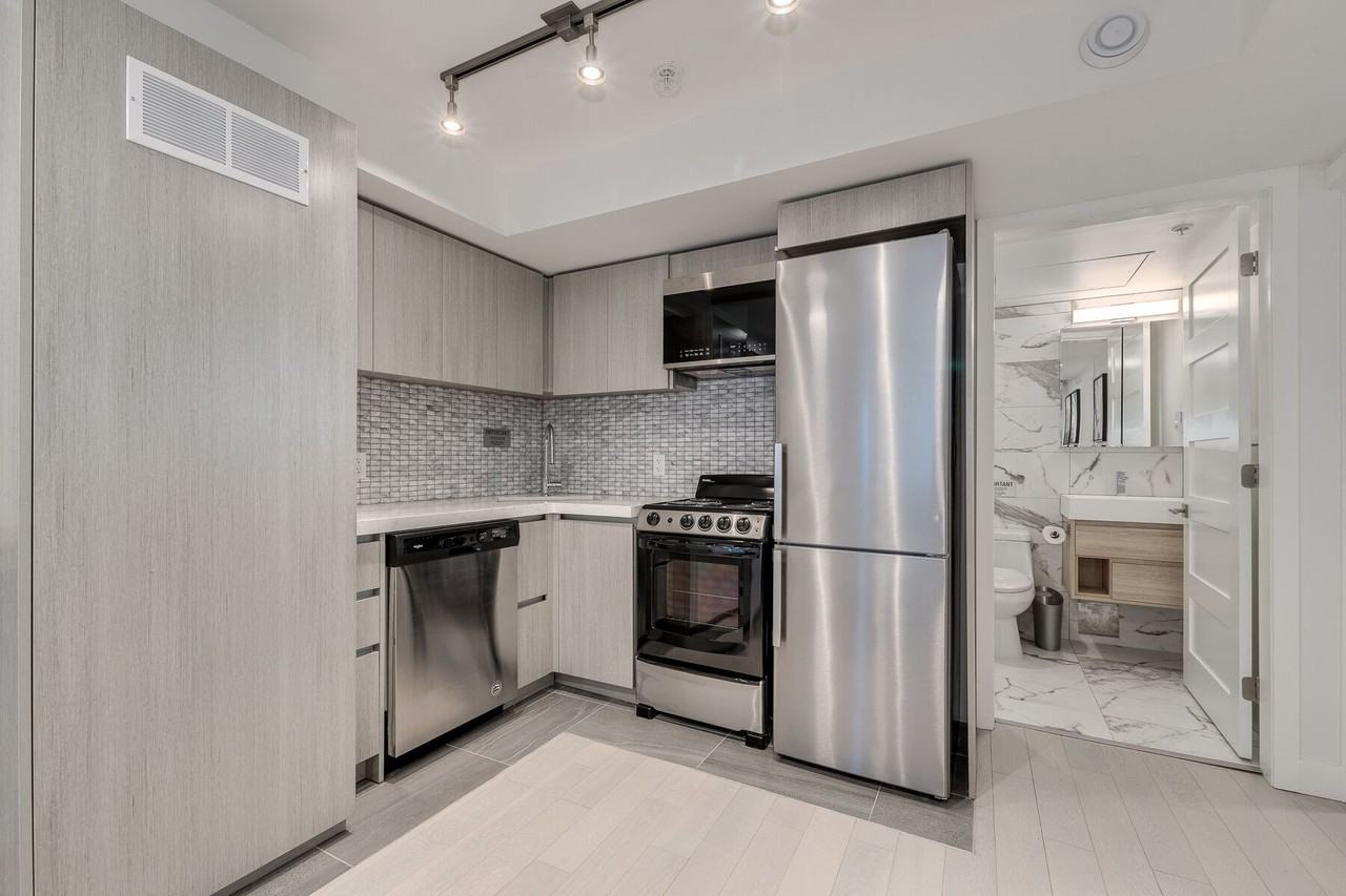 1431 Haro Street - Photo 11