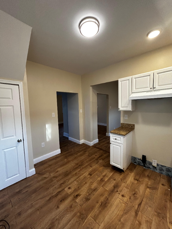 105 Washington St #A - Photo 5 of 14