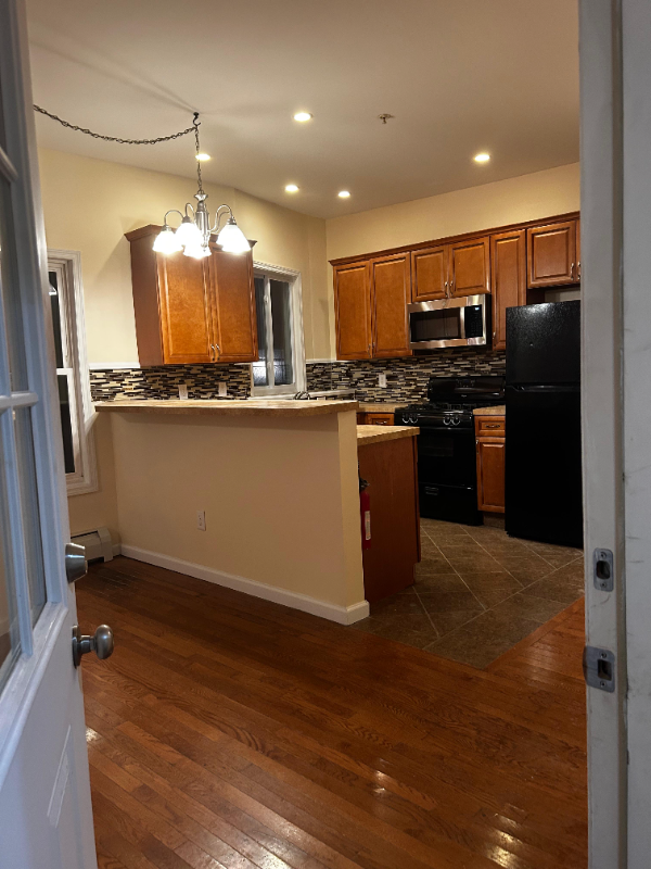 1326 E Gibson St #3 - Photo 2 of 17