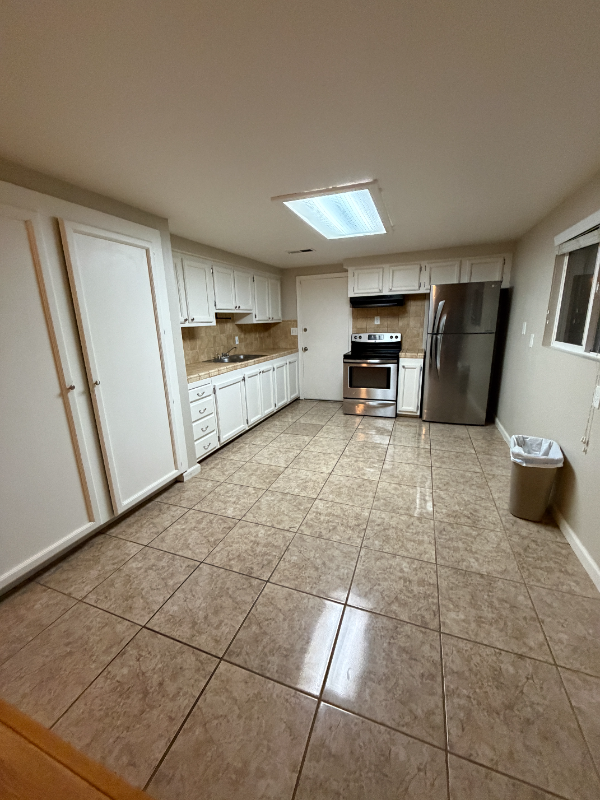 881 Casselman Dr - Photo 2 of 14