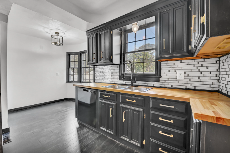 3961 Lansdale Rd - Photo 6 of 10