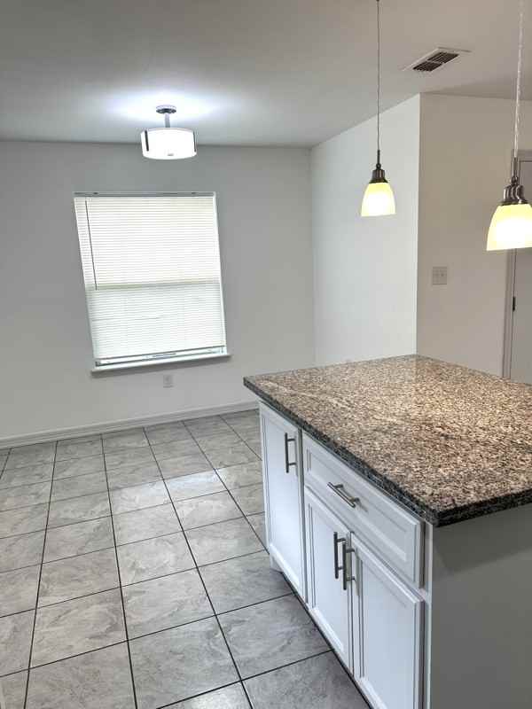 325 Clemente Ave #B - Photo 5 of 16