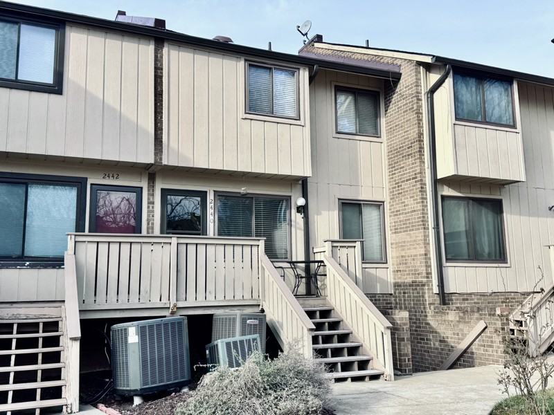 2440 Glengyle Dr #240 - Photo 2 of 39