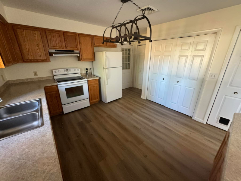 268 Banning Rd - Photo 2 of 13