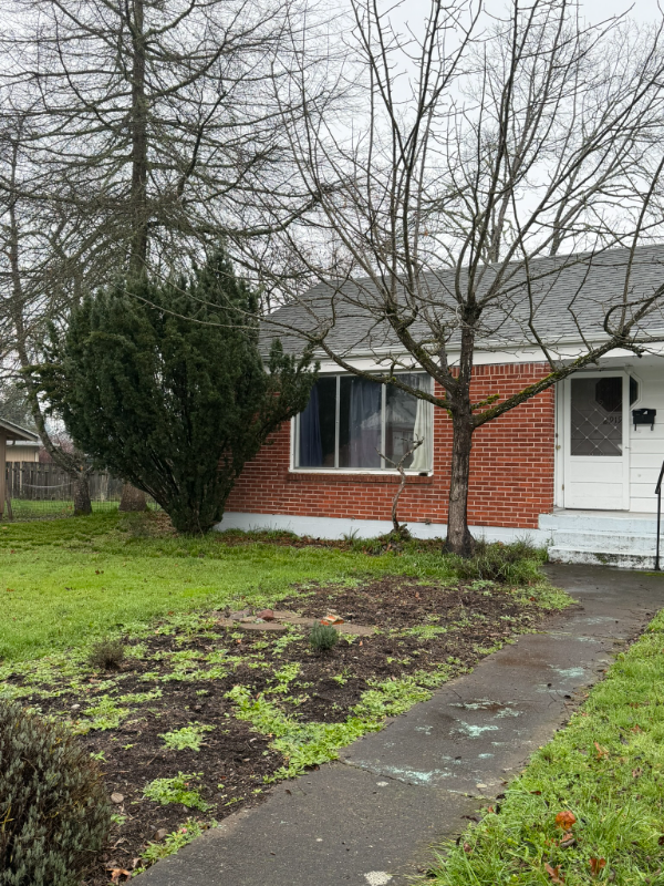 2919 Lincoln St - Photo 2 of 3