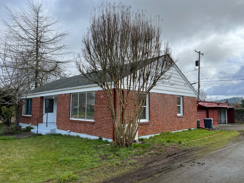 2919 Lincoln St - Photo 3 of 3