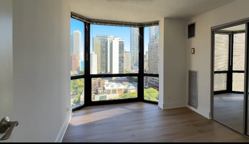 1212 N Dearborn St - Photo 2 of 8