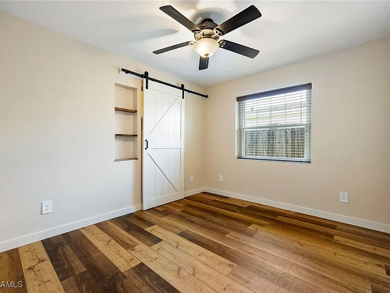 2115 Saint Croix Ave - Photo 5 of 16