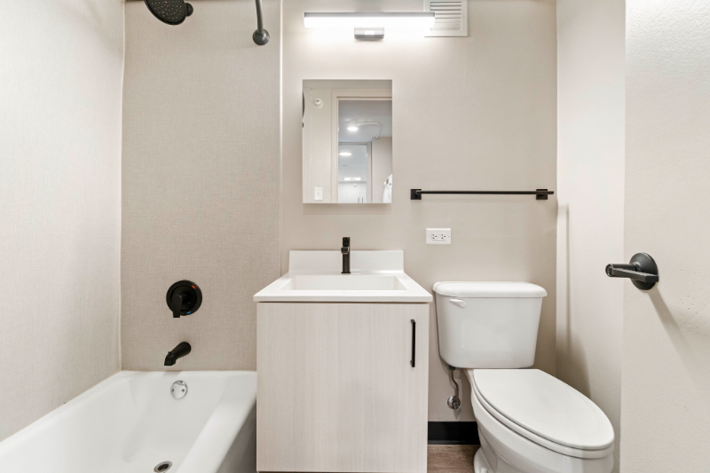 1926 W Harrison St #2222 - Photo 3 of 9