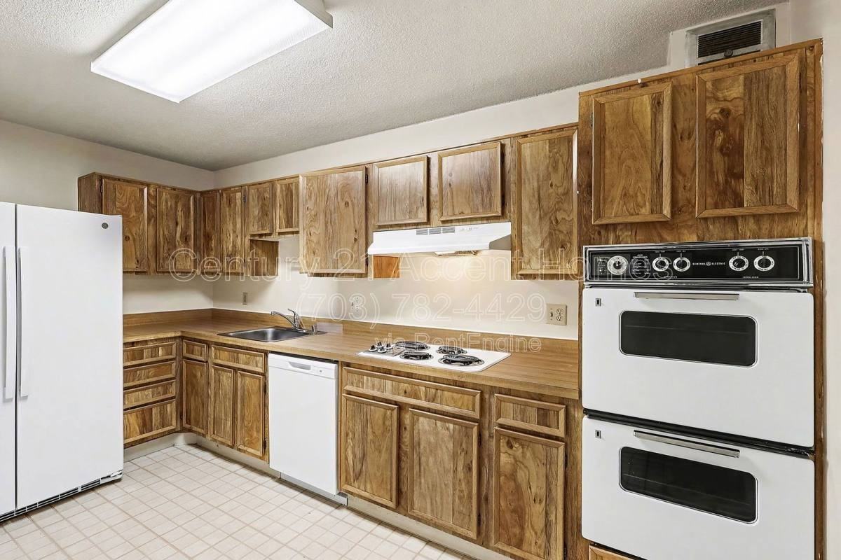 8380 Greensboro Dr #104 - Photo 5 of 10