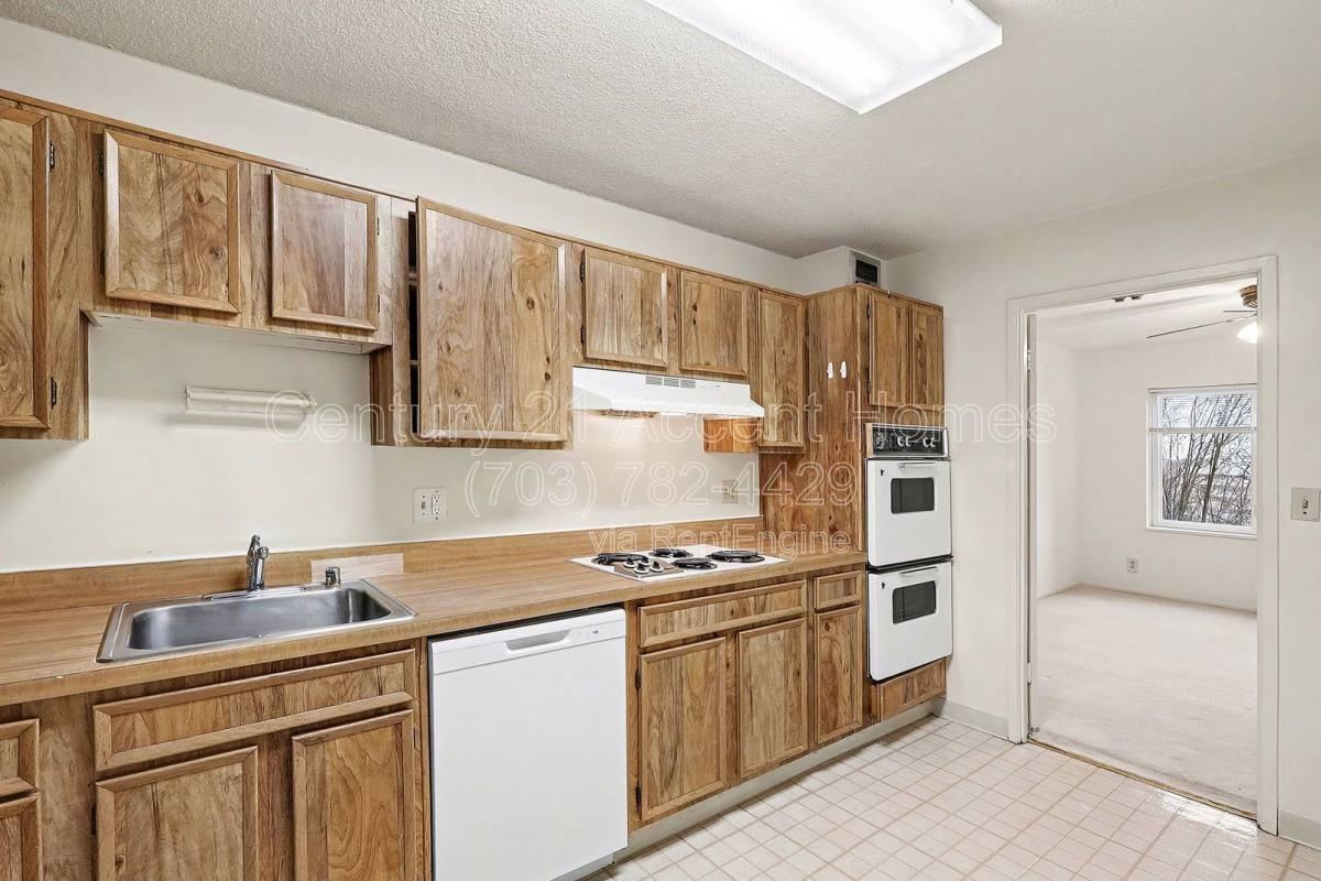 8380 Greensboro Dr #104 - Photo 6 of 10