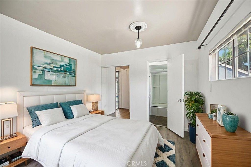 7803 Clive Ave - Photo 2 of 5