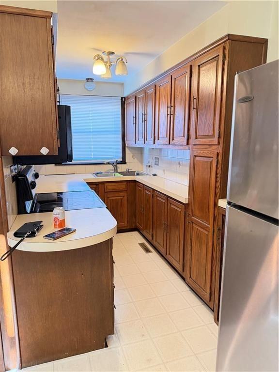 110 Burbank St - Photo 2 of 8