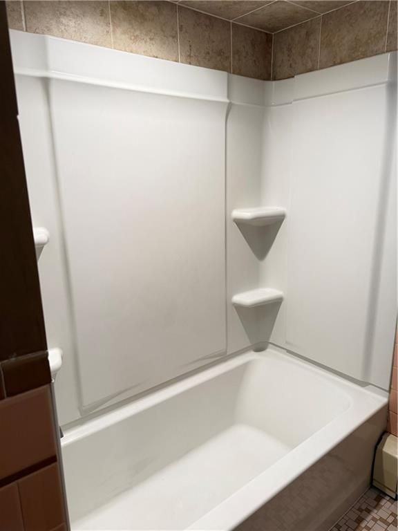 110 Burbank St - Photo 5 of 8