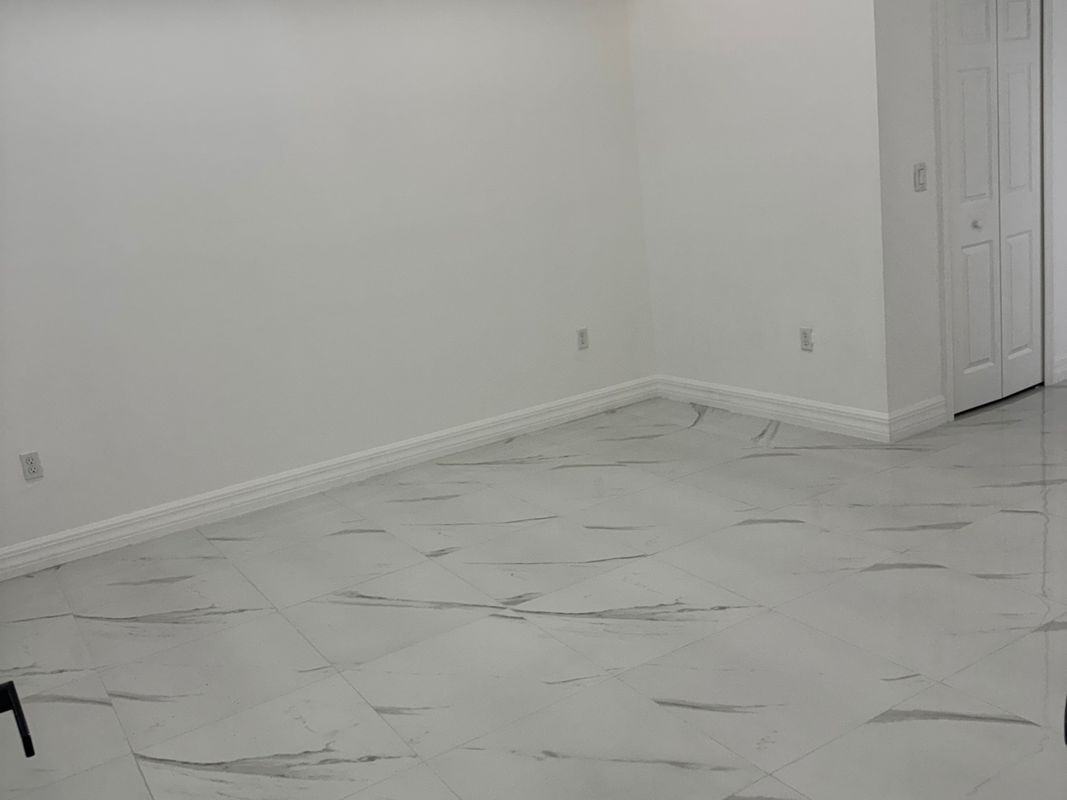 1907 W 9th St - Photo 2 of 10