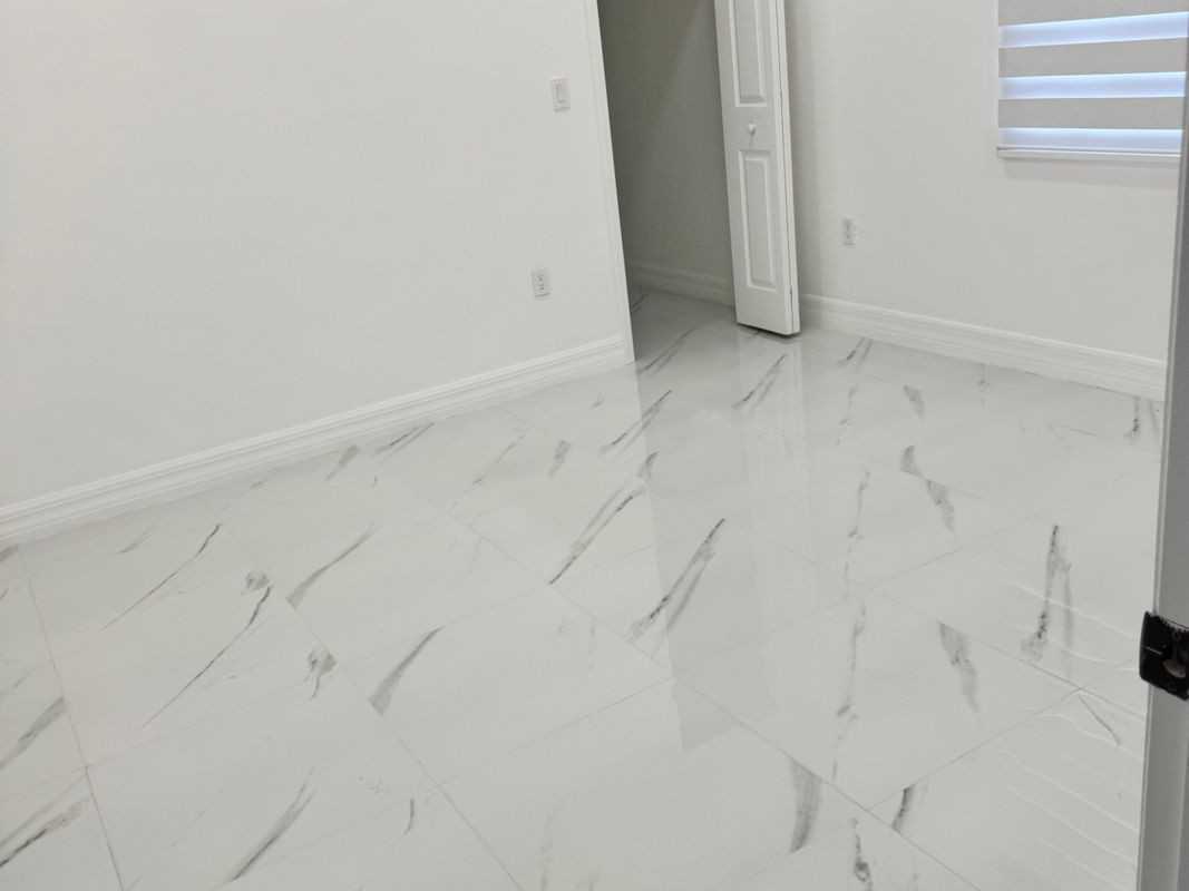 1907 W 9th St - Photo 4 of 10