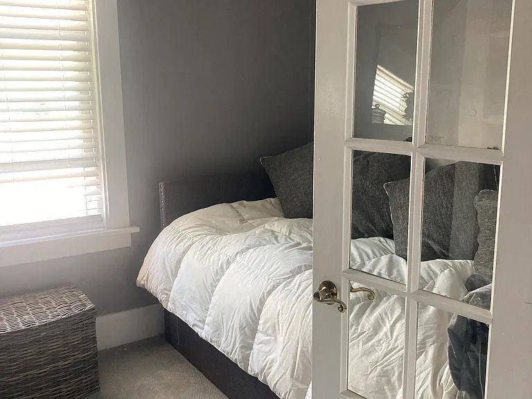 462 Taunton Pl - Photo 3 of 6