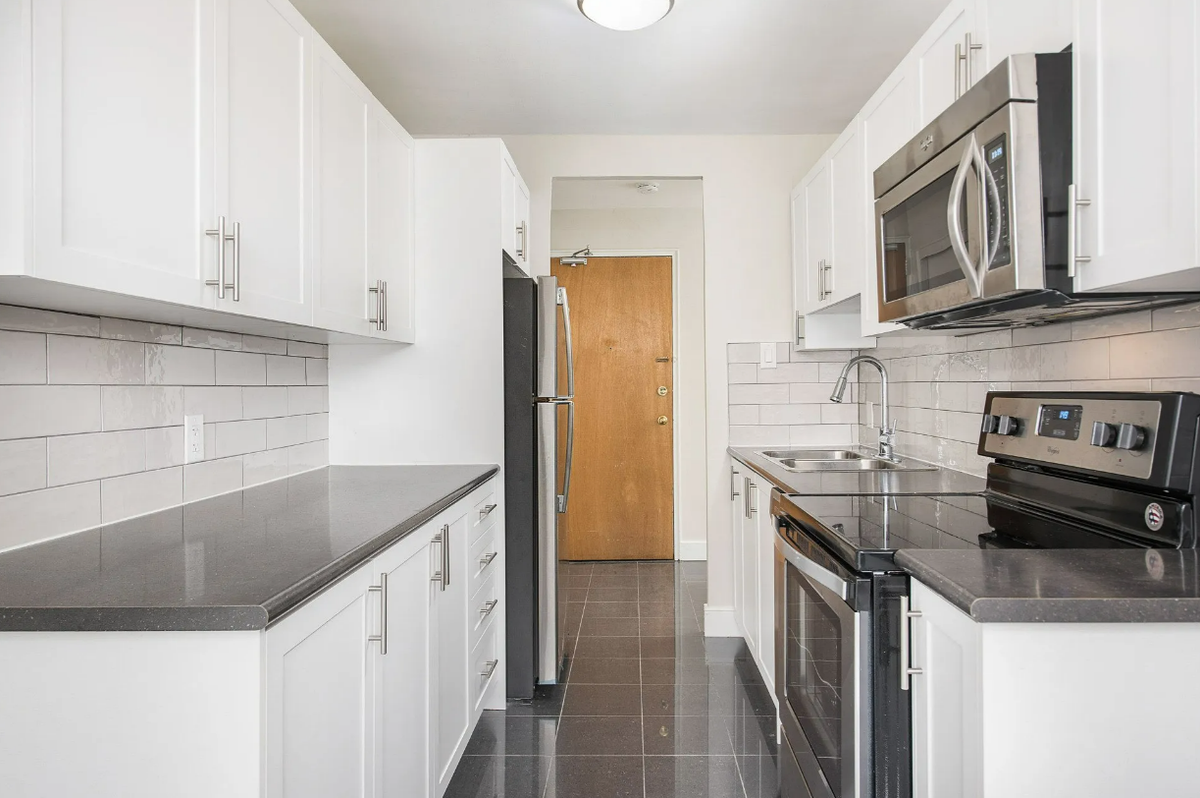 200 Ridley Boulevard - Photo 4 of 15