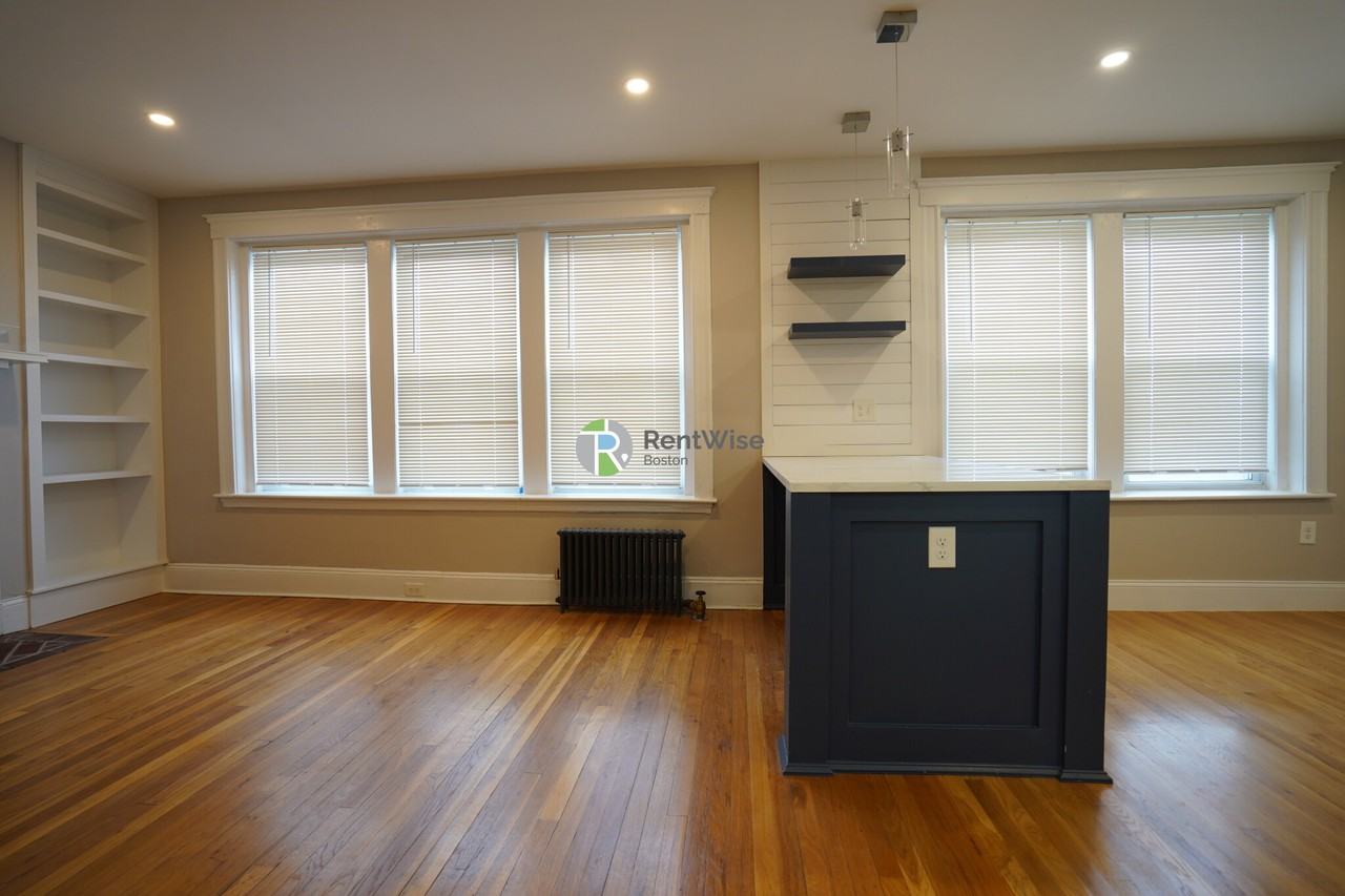 19 Vinal St #10 - Photo 3 of 9