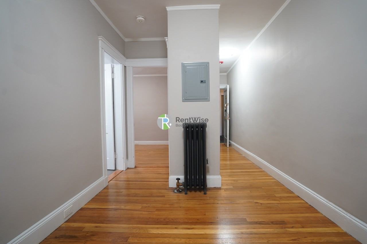 19 Vinal St #10 - Photo 5 of 9