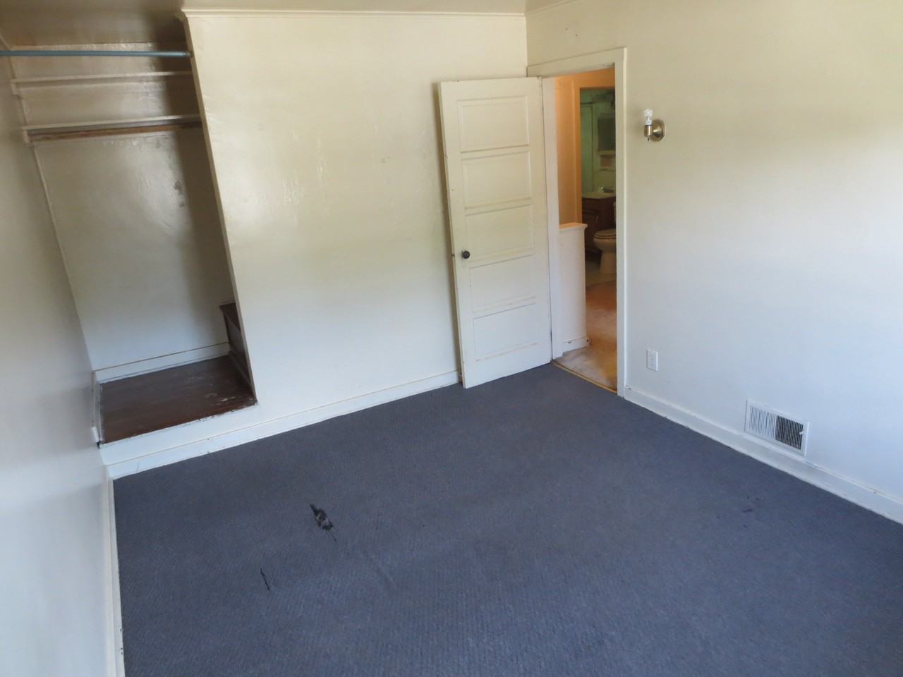 339 Hemlock Dr - Photo 3 of 7