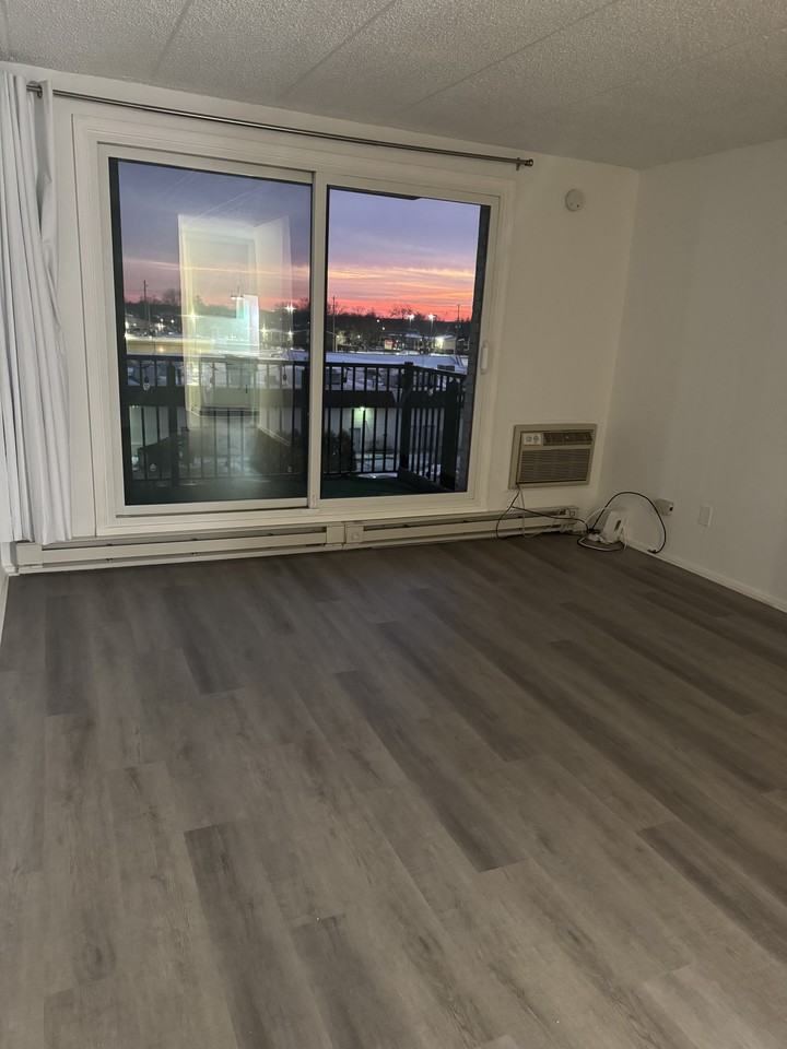 9074 Terrace Dr #4E - Photo 4 of 5