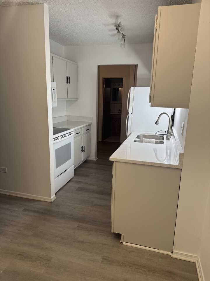 9074 Terrace Dr #4E - Photo 3 of 5