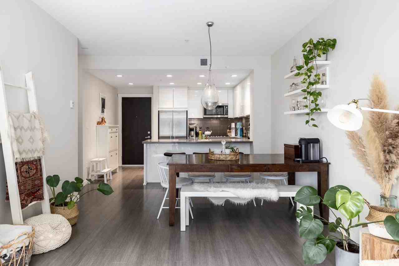 277 First St W - Photo 2 of 9