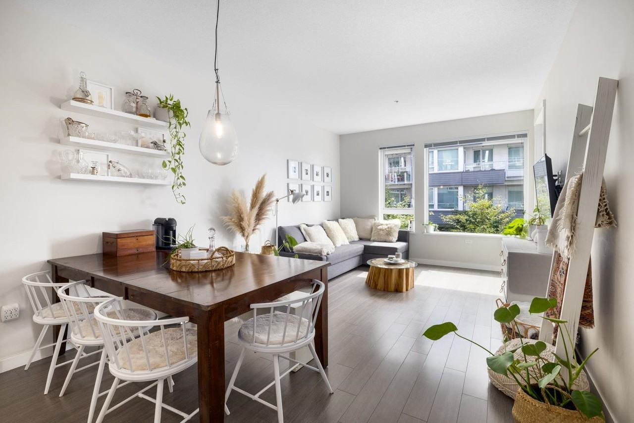 277 First St W - Photo 5 of 9