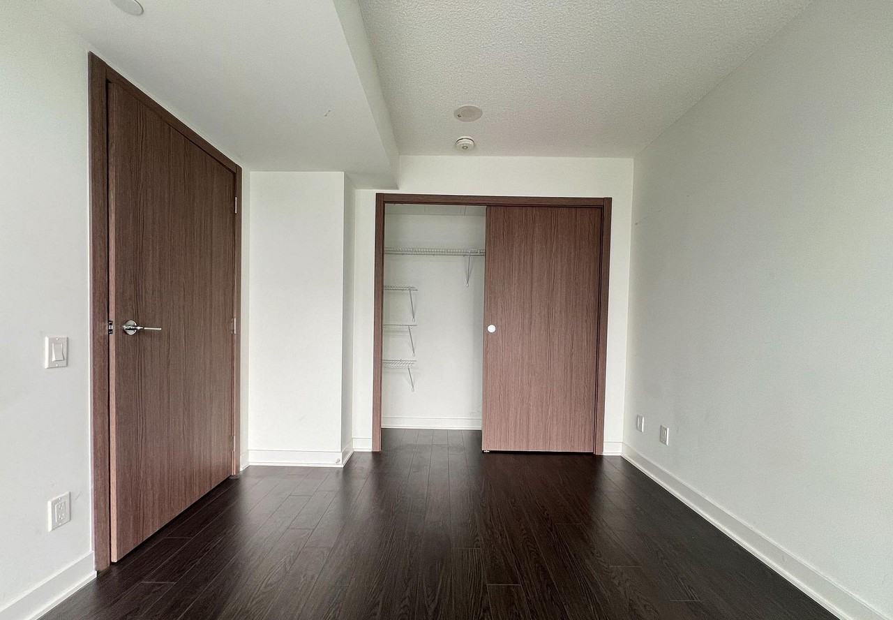 19 Bathurst Street #1815 - Photo 7 of 14