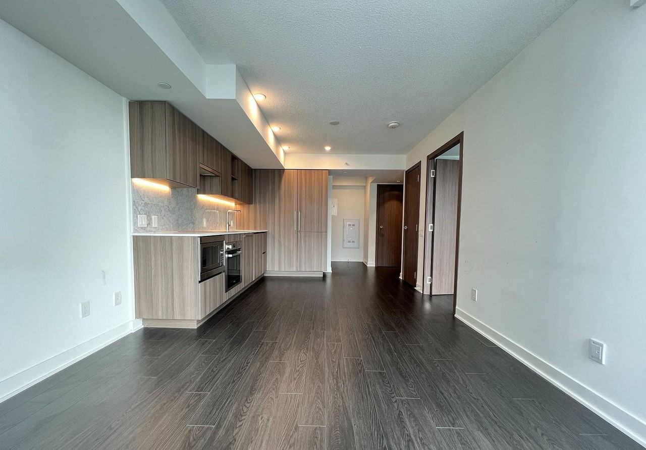 19 Bathurst Street #1815 - Photo 3 of 14