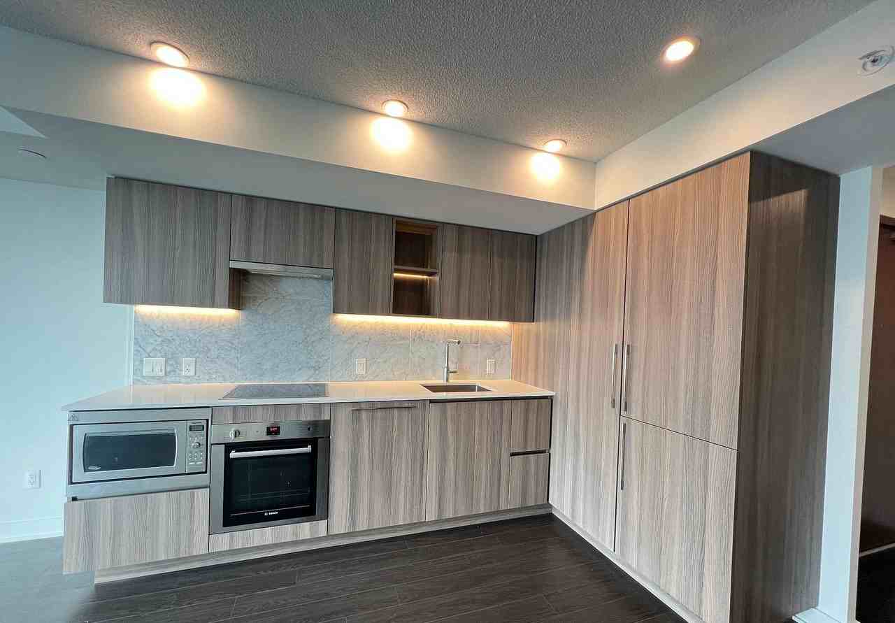 19 Bathurst Street #1815 - Photo 4 of 14