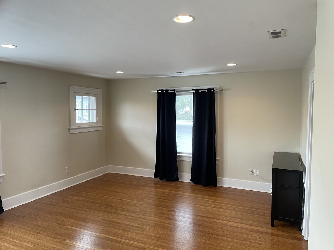 114 W Lincoln St - Photo 4 of 24