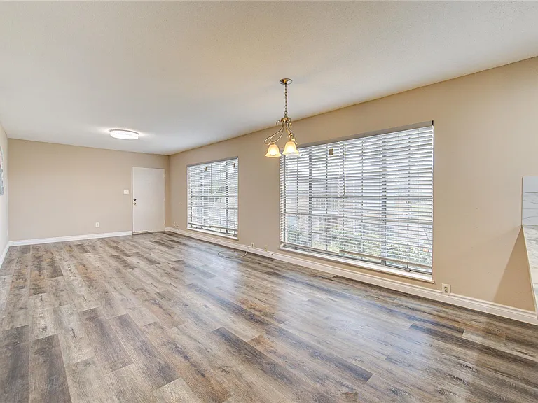 2101 Fountain View Dr #B - Photo 2 of 21